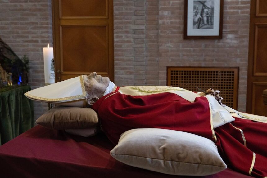 Requiem für Papst Benedikt XVI